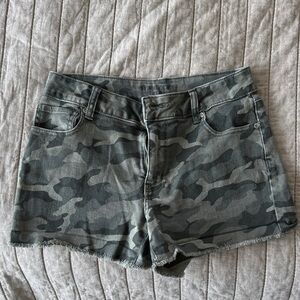 Maurice’s Camo Denim Women’s Shorts - Green Camouflage